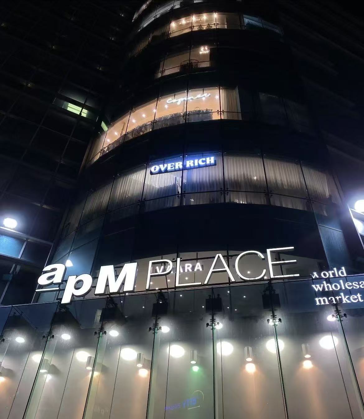 apM PLACE